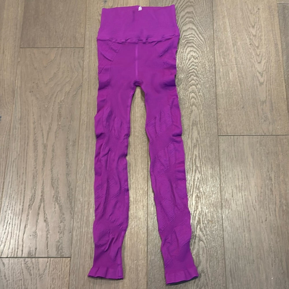 FREE PEOPLE | NWOT High-Rise Black Diamond Leggings in Purple *